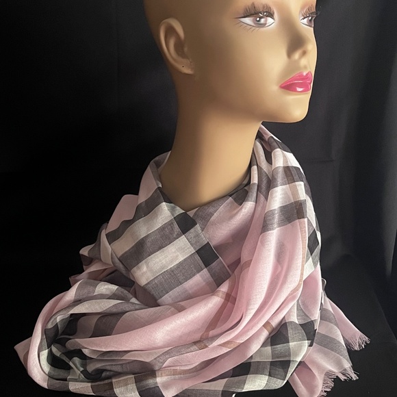 BURBERRY Giant Check Pink Wool & Silk Scarf / BRAND NEW - Picture 8 of 12